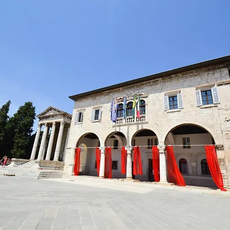 Апартаменти In - Istrien 10864 Пула