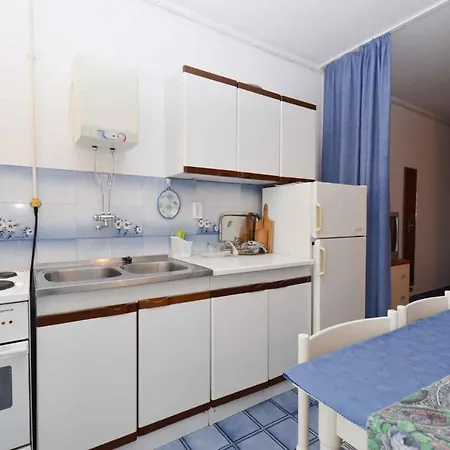 In - Istrien 10864 * Pula