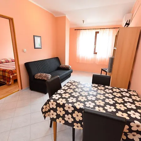 In - Istrien 10864 * Пула