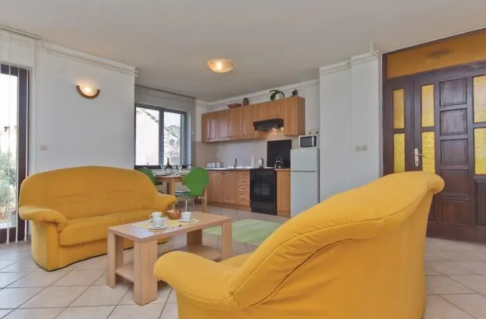 In - Istrien 10864 Apartment Pula